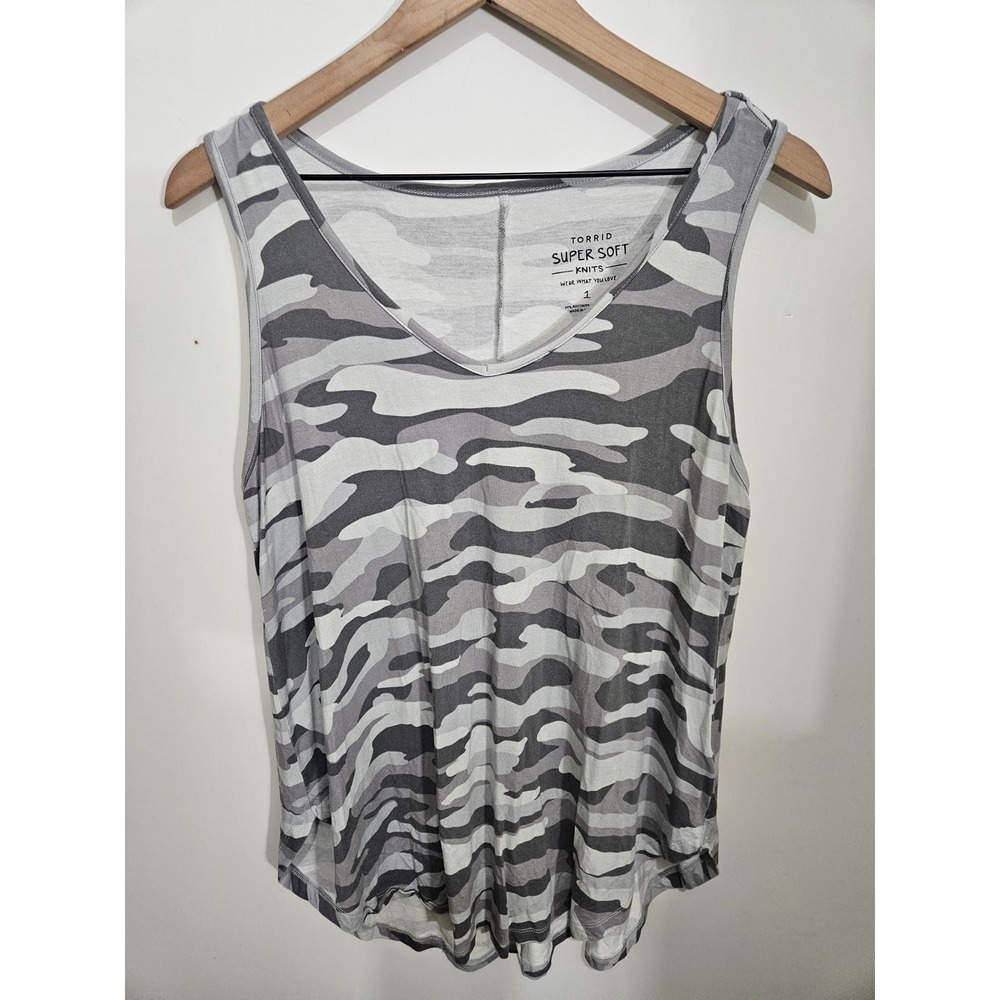 Torridโ Super Soft Knits Grey Camo V-Neck Tank Top Size 1 Camouflage Sleeveless
